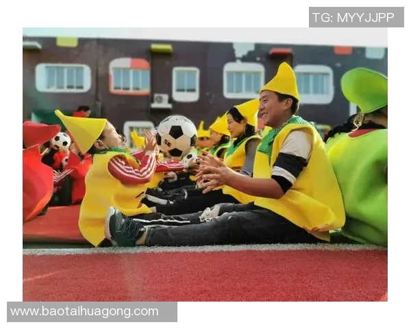 足球星搞怪面具狂欢夜欢乐上演全场笑声不断气氛嗨翻天