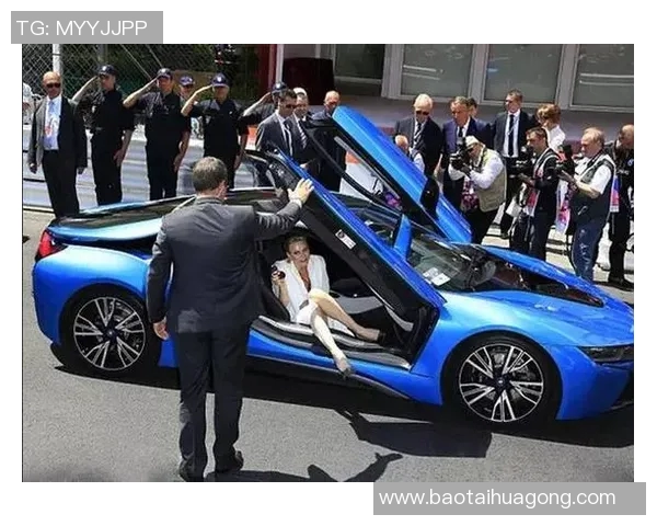 足球球星豪车大揭秘:全球顶级球员私密车库曝光背后的奢华与激情 足球球星豪车大揭秘:全球顶级球员私密车库曝光背后的奢华与激情