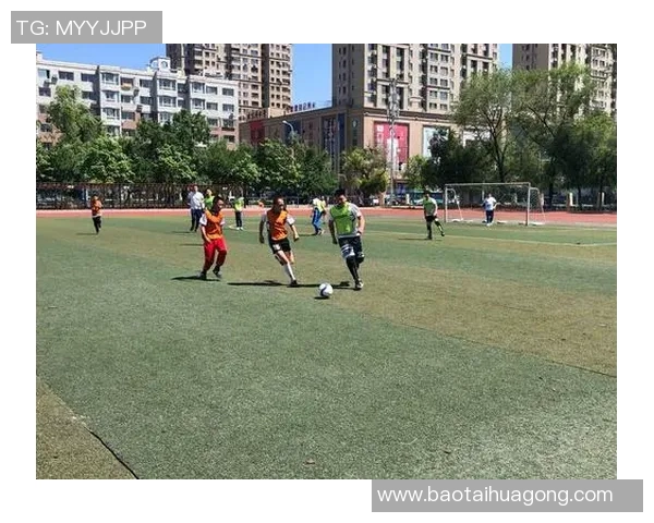 厦门足球球星崛起之路：从草根到职业赛场的辉煌历程