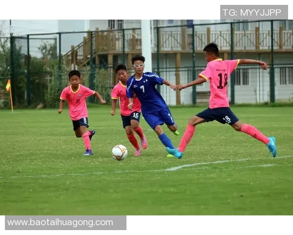 足球巨星荣耀登场激情点燃俱乐部赛场狂欢盛宴